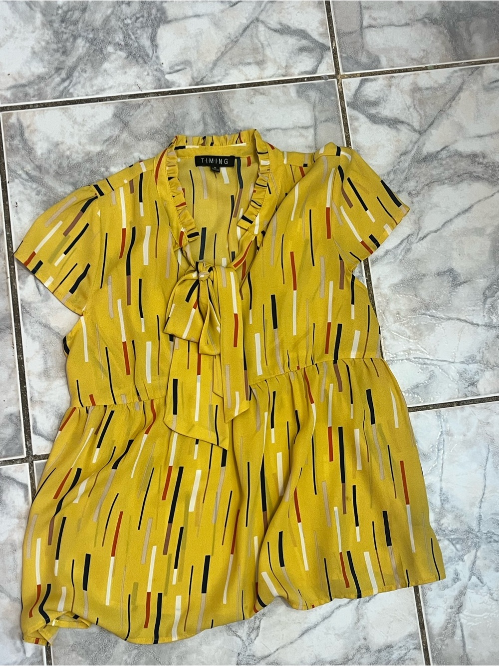 TIMING Geometric blouse in Yellow Size Medium Like New